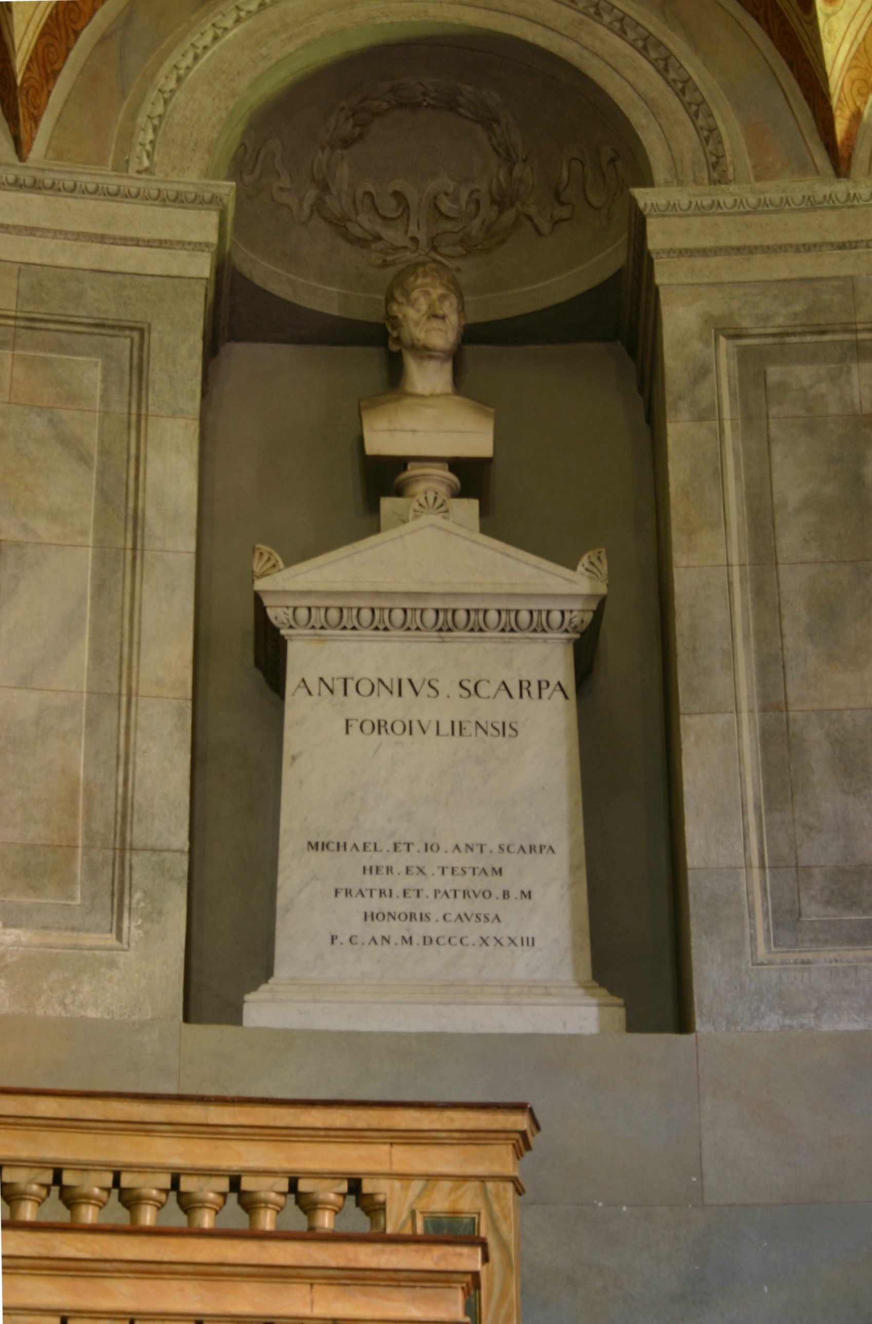 Antonio Scarpa's monument, Aula Scarpa, Pavia (3).JPG